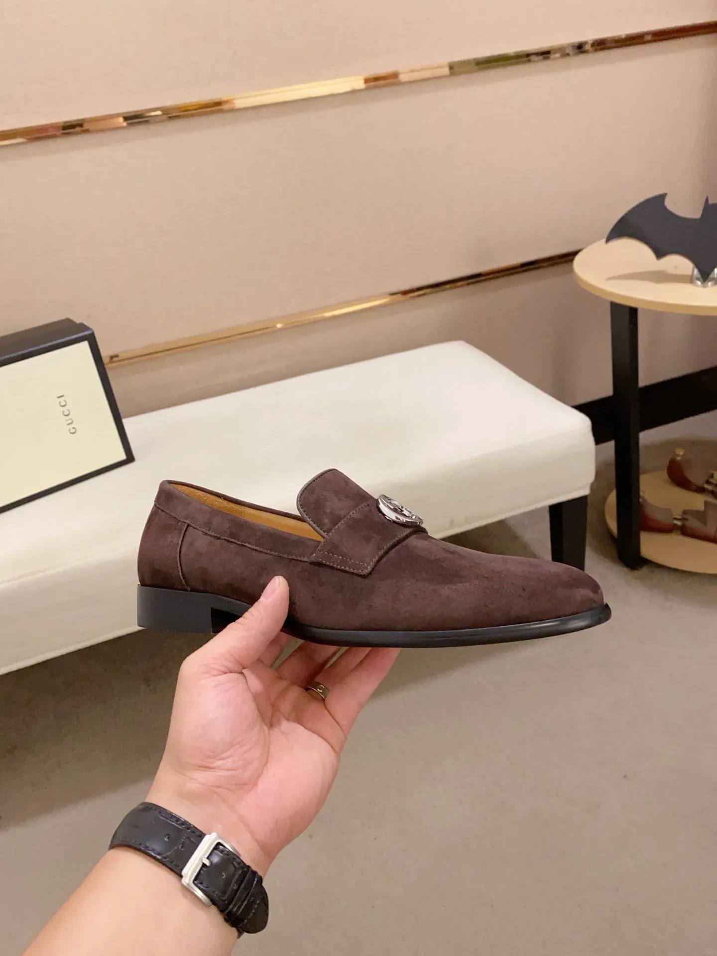 Men's shoes 💰: 520💰 (GUCCI) new series ss hot new products 💢 💠 Casual leather shoes 👞, first layer of cowhide, upper hardware buckles and logo on the sides of the shoe, brand logo on the insole and sole 💠 💎Upper: 100% cowhide 💎Inner: cowhide/100% 💎Feet: cowhide/100% 💎Sole: rubber/100% 💎SIZE: 38 39 40 41 42 43 44 Can be customized 45